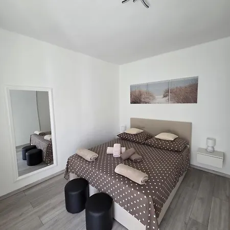 Bed & Breakfast Sobe Sotic Rab Town