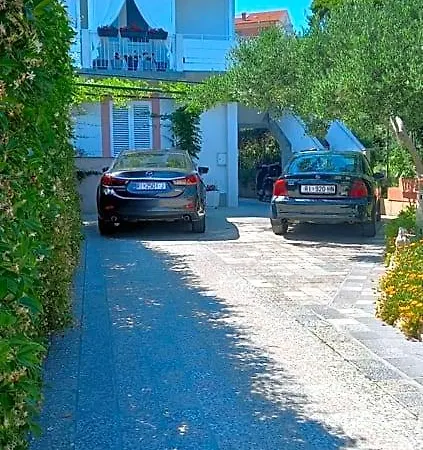 Sobe Sotic B&B 라브